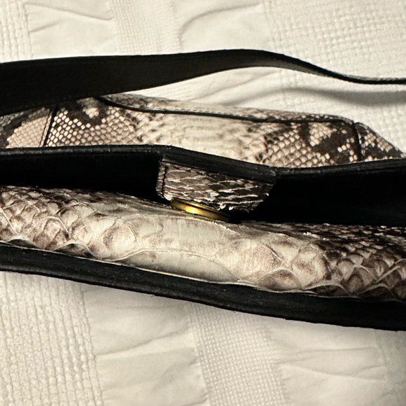 Isabel Marant embossed leather cross body bag - Picture 7 of 8